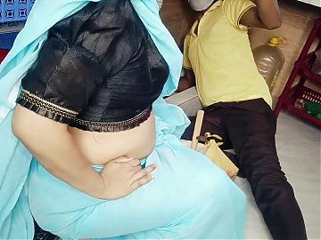Bengali desi Housewife Fuckd with Her Servant at kitchen Room.clear audio.